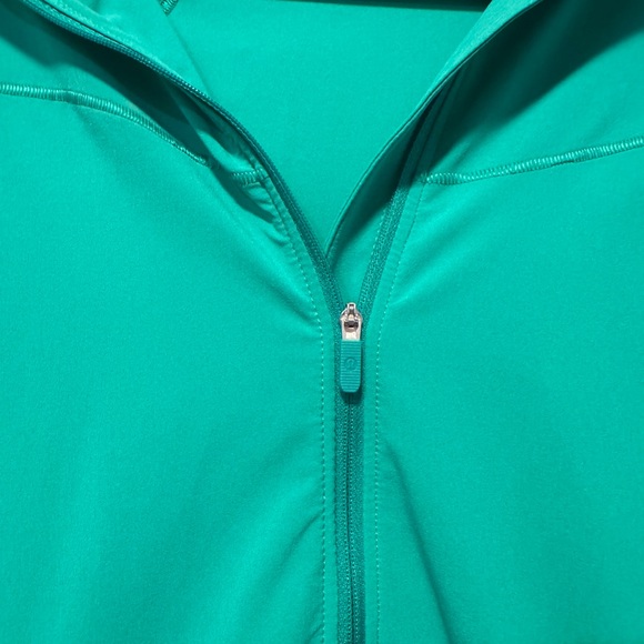 Lululemon Kelly Green Hooded windbreaker - Sz. 6 - Picture 3 of 5